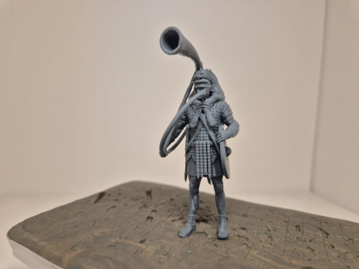 Römischer Cornicen I Militärmusiker und Signalgeber ​​​​​​​mit ein halbkreisförmigen Horn