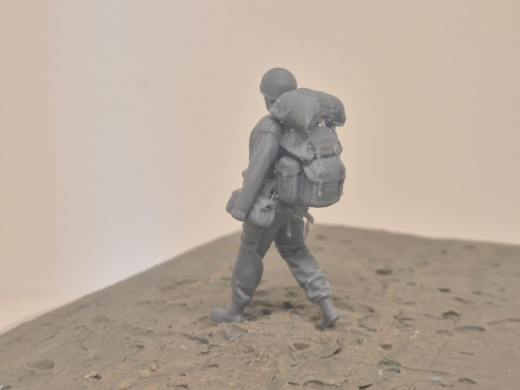 BW Soldaten "Joe" marschierend mit Gefechtsgepäck Gefechtsmarsch