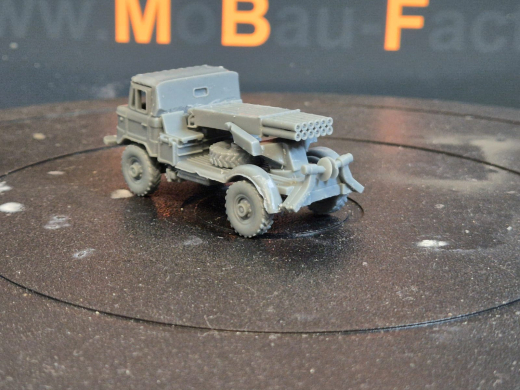 GAZ-66 BM-21 leichter Mehrfachraketenwerfer - MRL – Multiple Rocket Launcher Transport-Modus