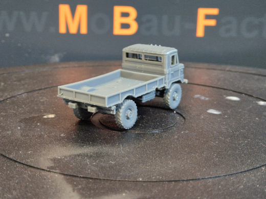 GAZ-66 flache Pritsche