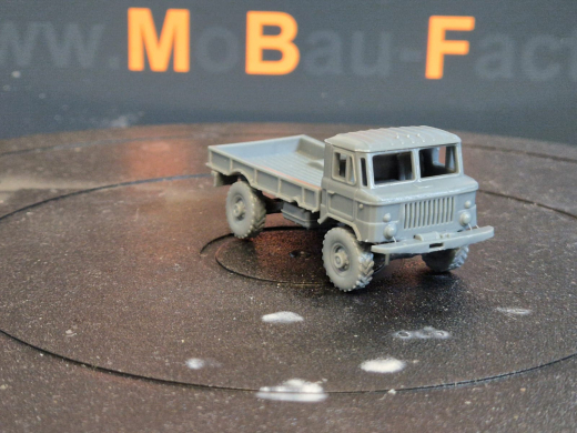 GAZ-66 flache Pritsche