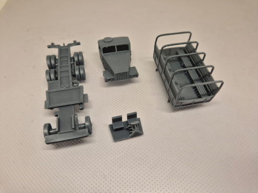 IFA G5 Pritsche mit Planen-Gestell