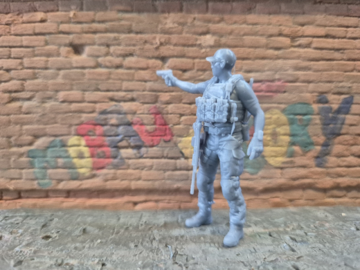 moderne Spezialkräfte Cybersoldat mit Pistole 06