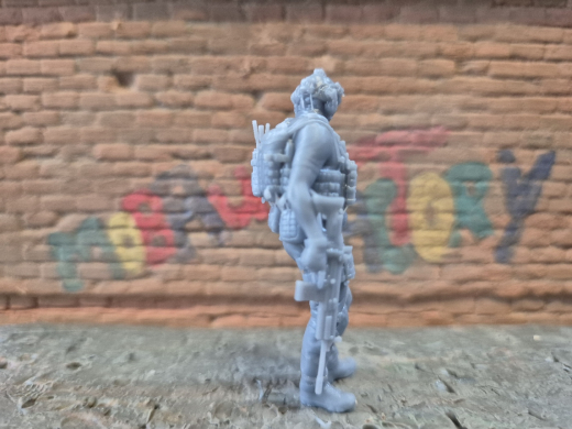 moderne Spezialkräfte Cybersoldat mit FN-SCAR 09