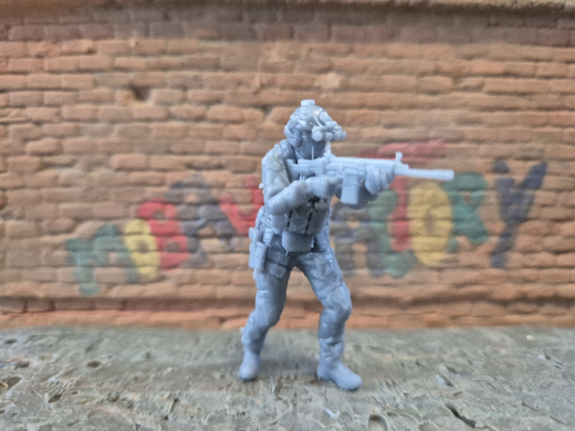 moderne Spezialkräfte Cybersoldat mit FN-SCAR 21